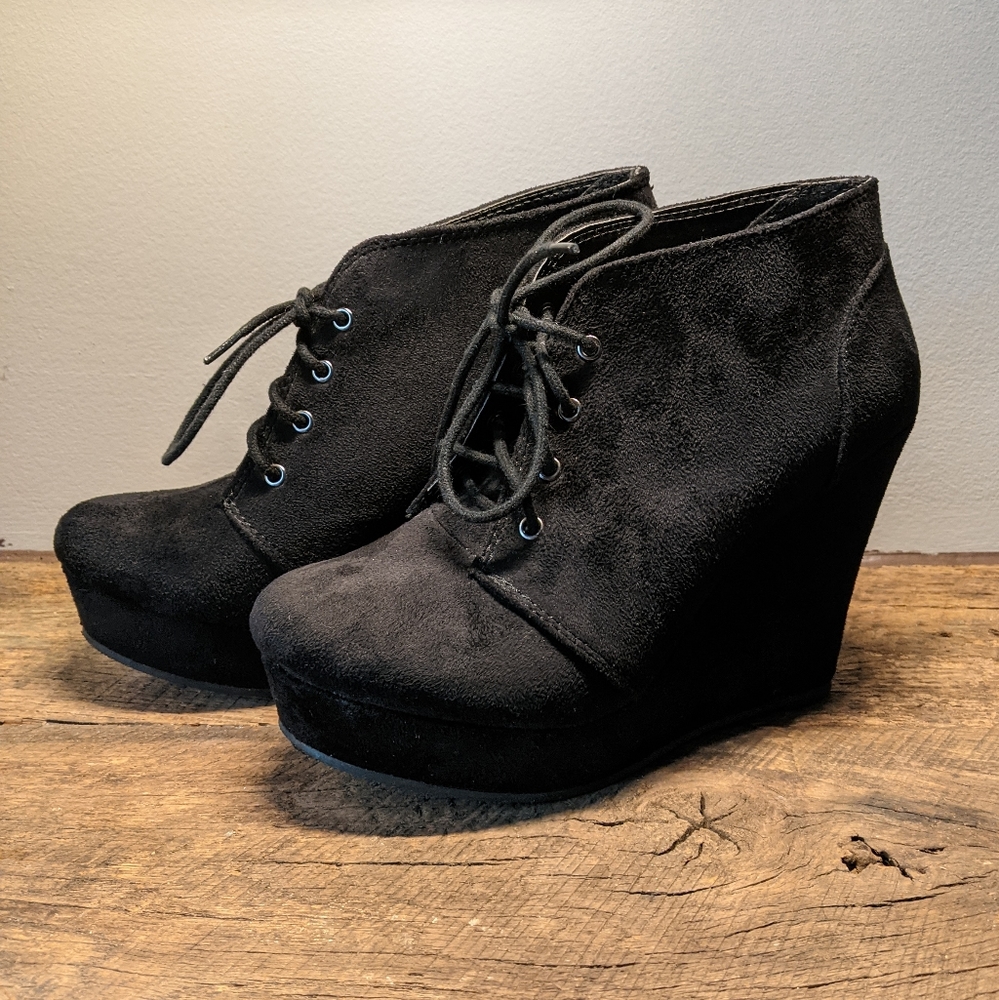 Soda Women's Rex Lace-Up Wedge Ankle Booties